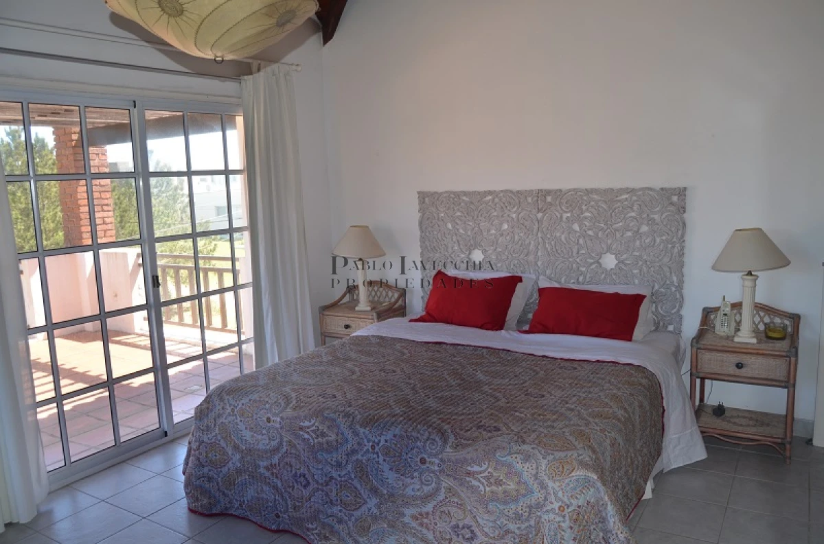Casa ID.434 - Ambientes amplios, excelente construcción y un entorno de ensueño en Solanas
