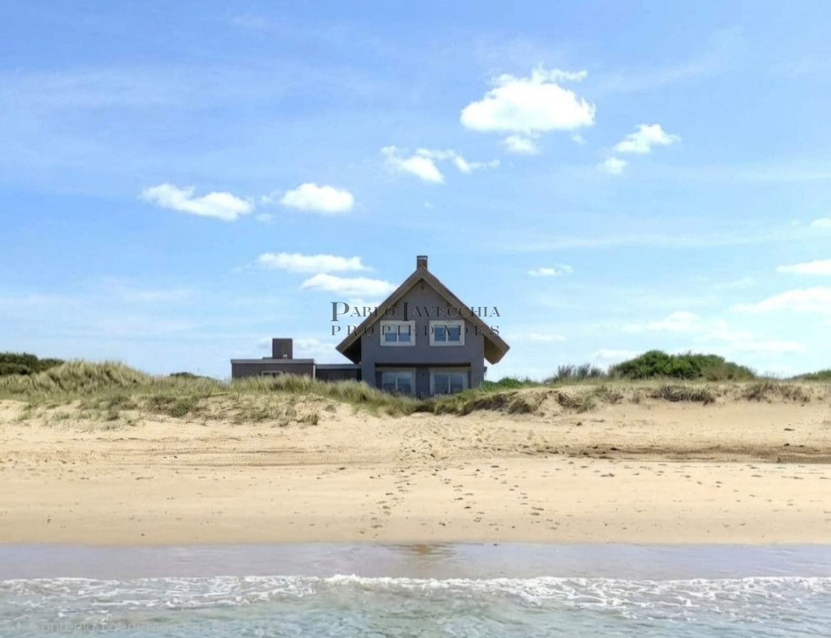 Casa ID.775 - Te imaginas vivir en una propiedad sobre la playa. Nosotros la tenemos !!!