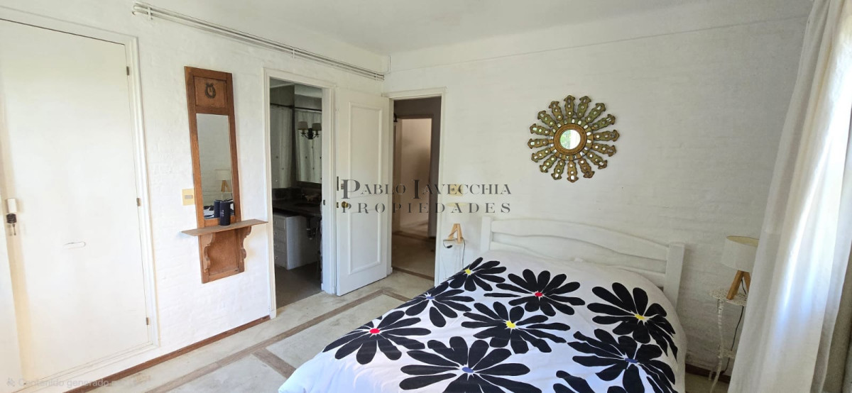 Casa ID.24 - Calidad constructiva, amplios ambientes y calor hogareño en esta casa en el corazón de Montoya