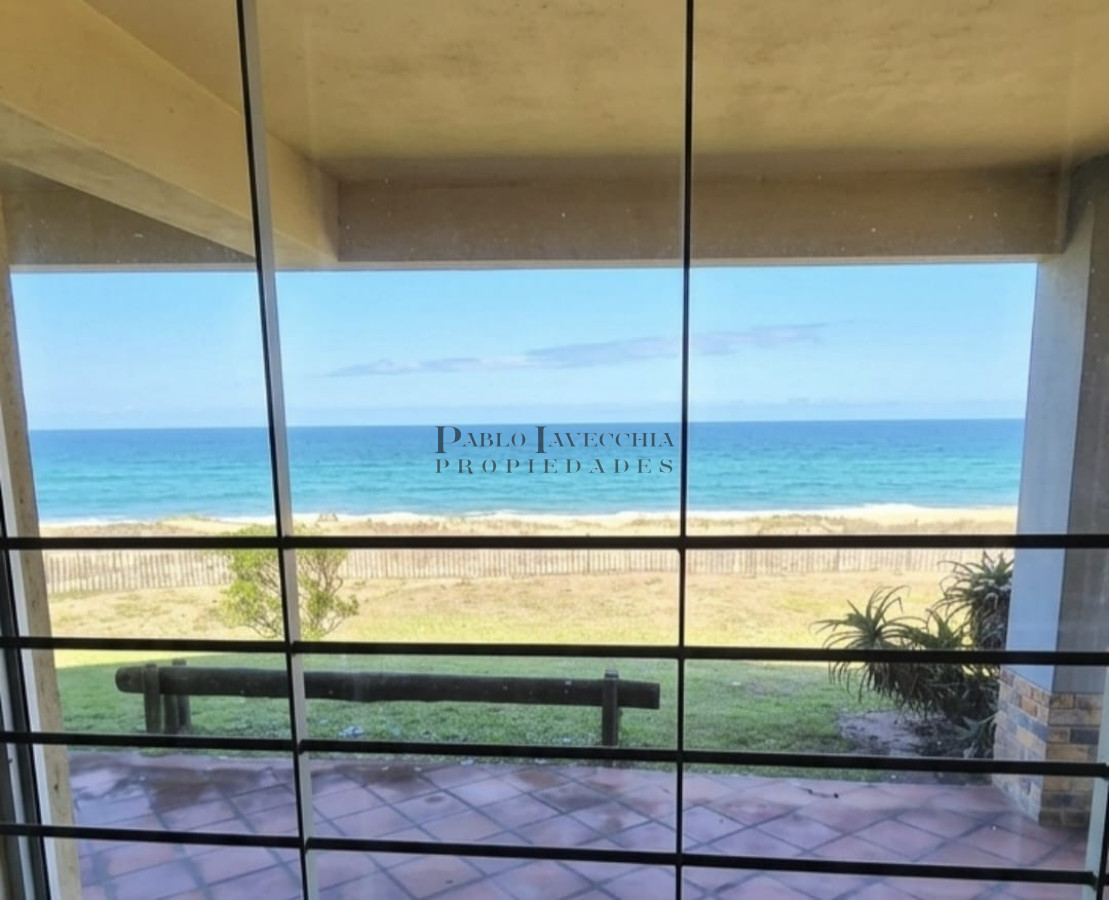 Casa ID.775 - Te imaginas vivir en una propiedad sobre la playa. Nosotros la tenemos !!!