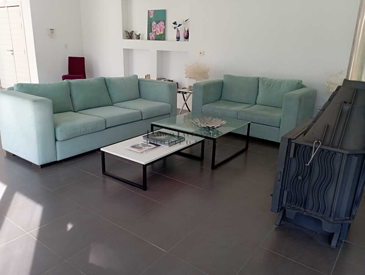 Casa ID.445 - Modernidad, espacios amplios y equipamiento de primer nivel con un terreno amplio en el corazón de Parque Burnett