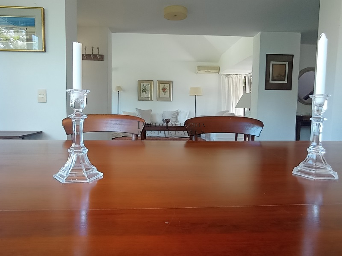 Casa ID.478 - Gran casa reciclada a metros del mar con una linda vista del mar en Rncón del Indio 