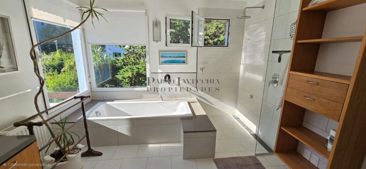 Casa ID.24 - Calidad constructiva, amplios ambientes y calor hogareño en esta casa en el corazón de Montoya