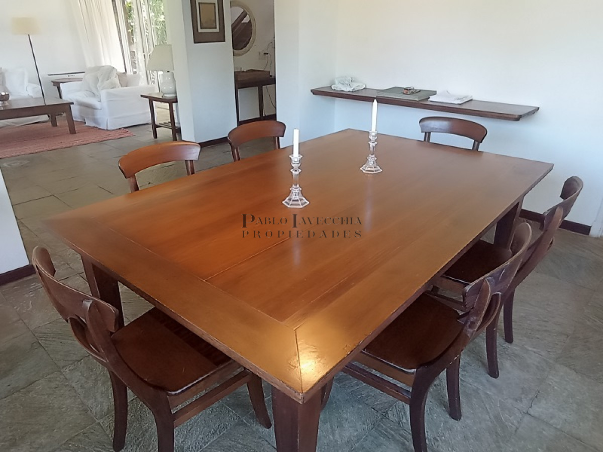 Casa ID.478 - Gran casa reciclada a metros del mar con una linda vista del mar en Rncón del Indio 