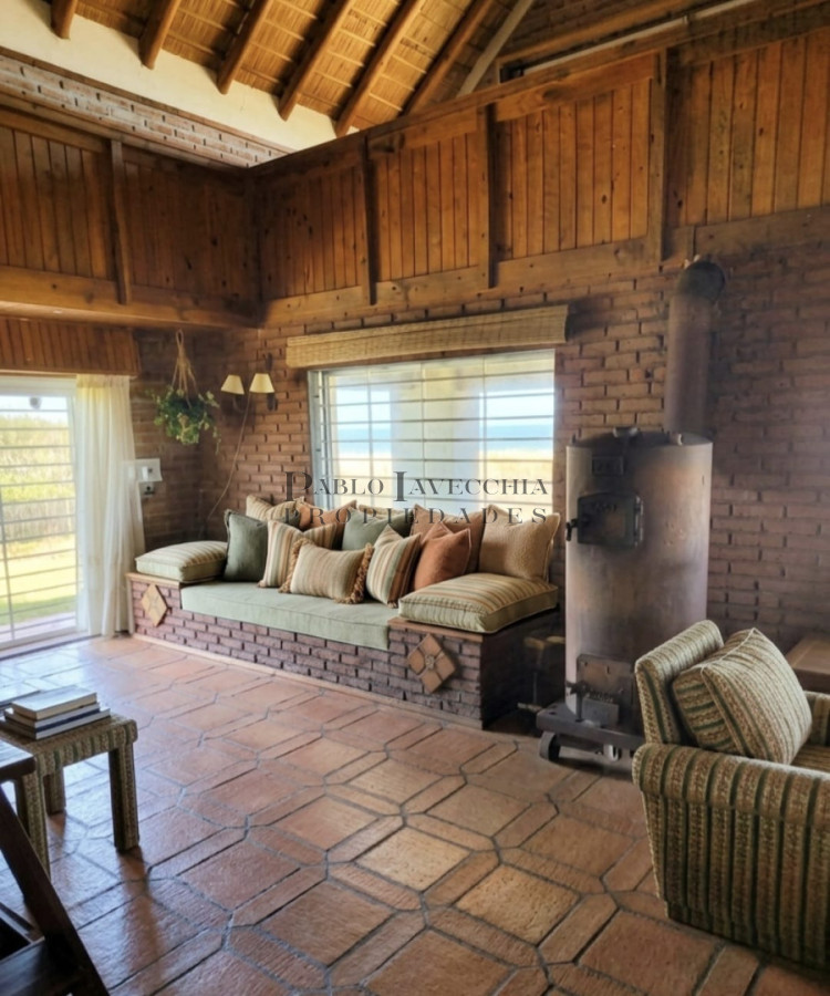Casa ID.775 - Te imaginas vivir en una propiedad sobre la playa. Nosotros la tenemos !!!