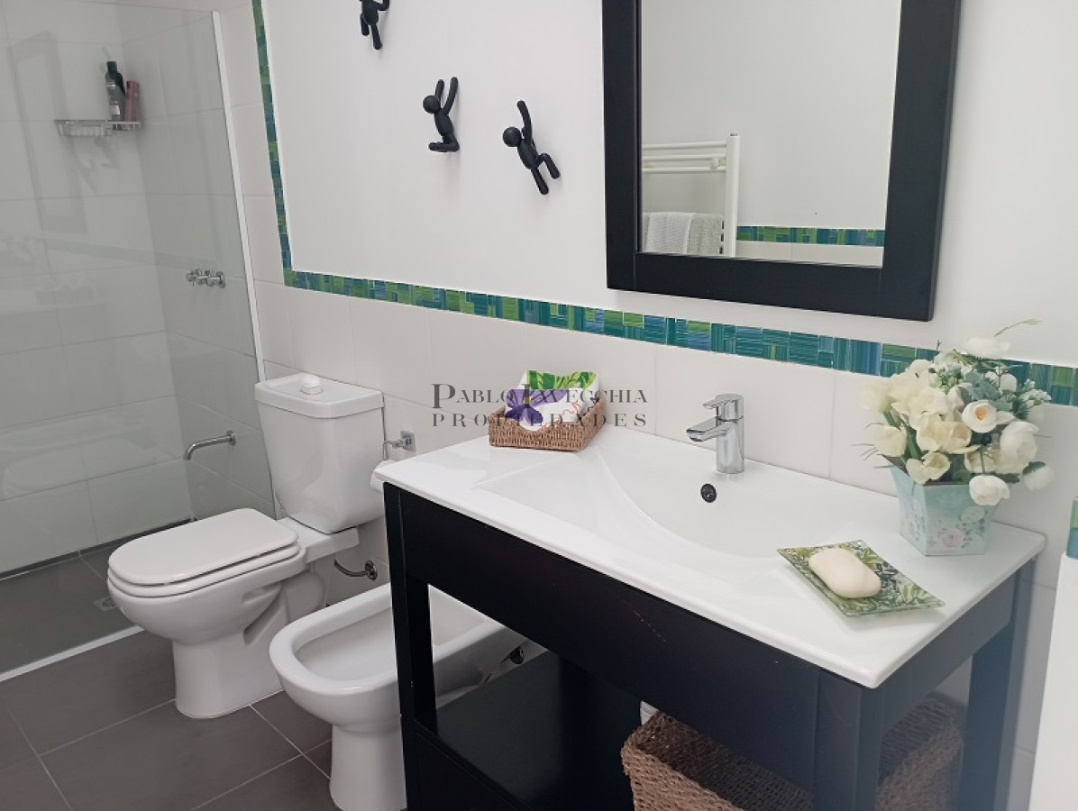 Casa ID.445 - Modernidad, espacios amplios y equipamiento de primer nivel con un terreno amplio en el corazón de Parque Burnett