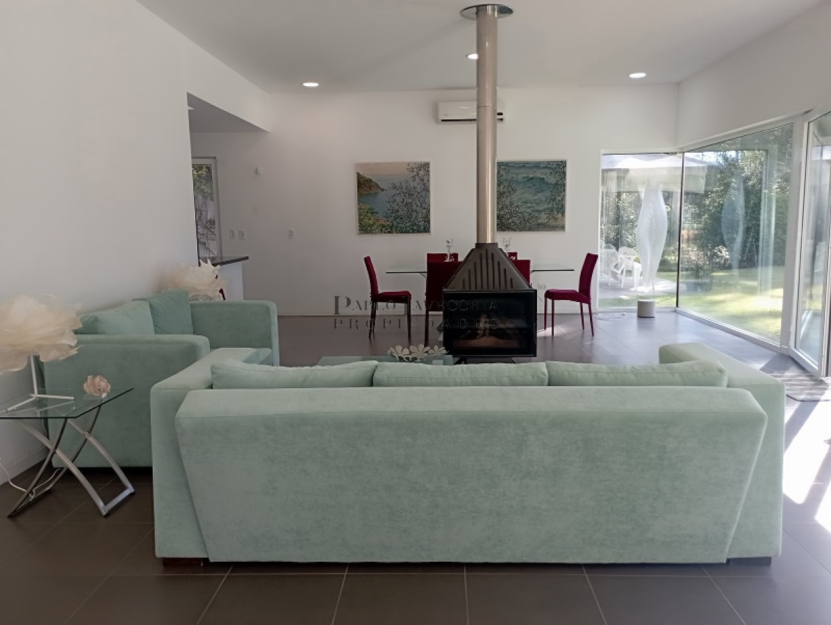 Casa ID.445 - Modernidad, espacios amplios y equipamiento de primer nivel con un terreno amplio en el corazón de Parque Burnett