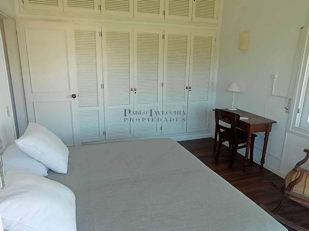 Casa ID.478 - Gran casa reciclada a metros del mar con una linda vista del mar en Rncón del Indio 