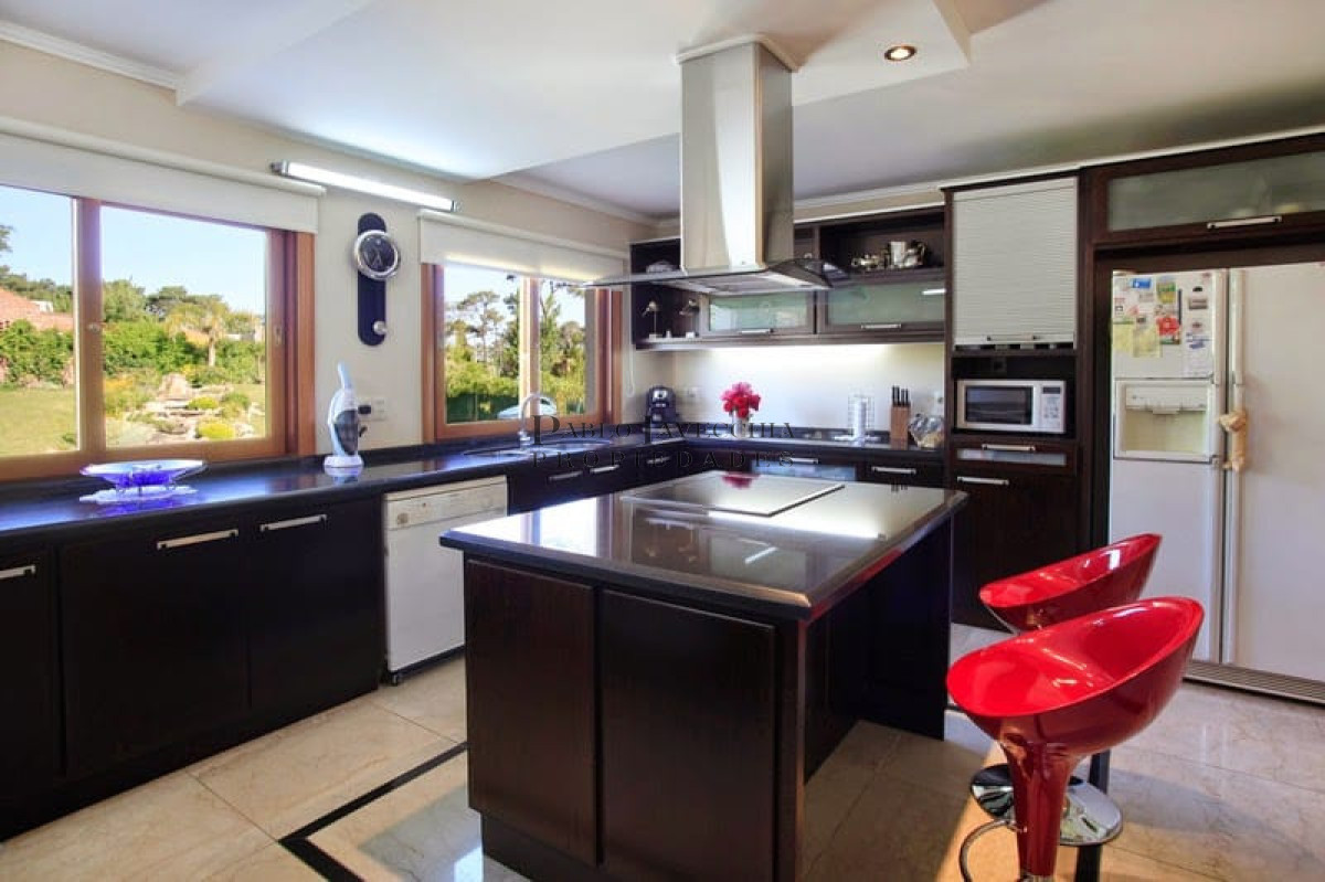 Casa ID.829 - Estilo, calidad constructiva, ubicación todo reunido en una propiedad