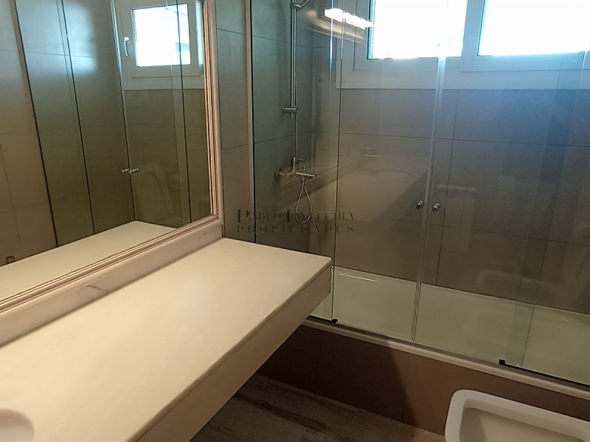 Casa ID.478 - Gran casa reciclada a metros del mar con una linda vista del mar en Rncón del Indio 