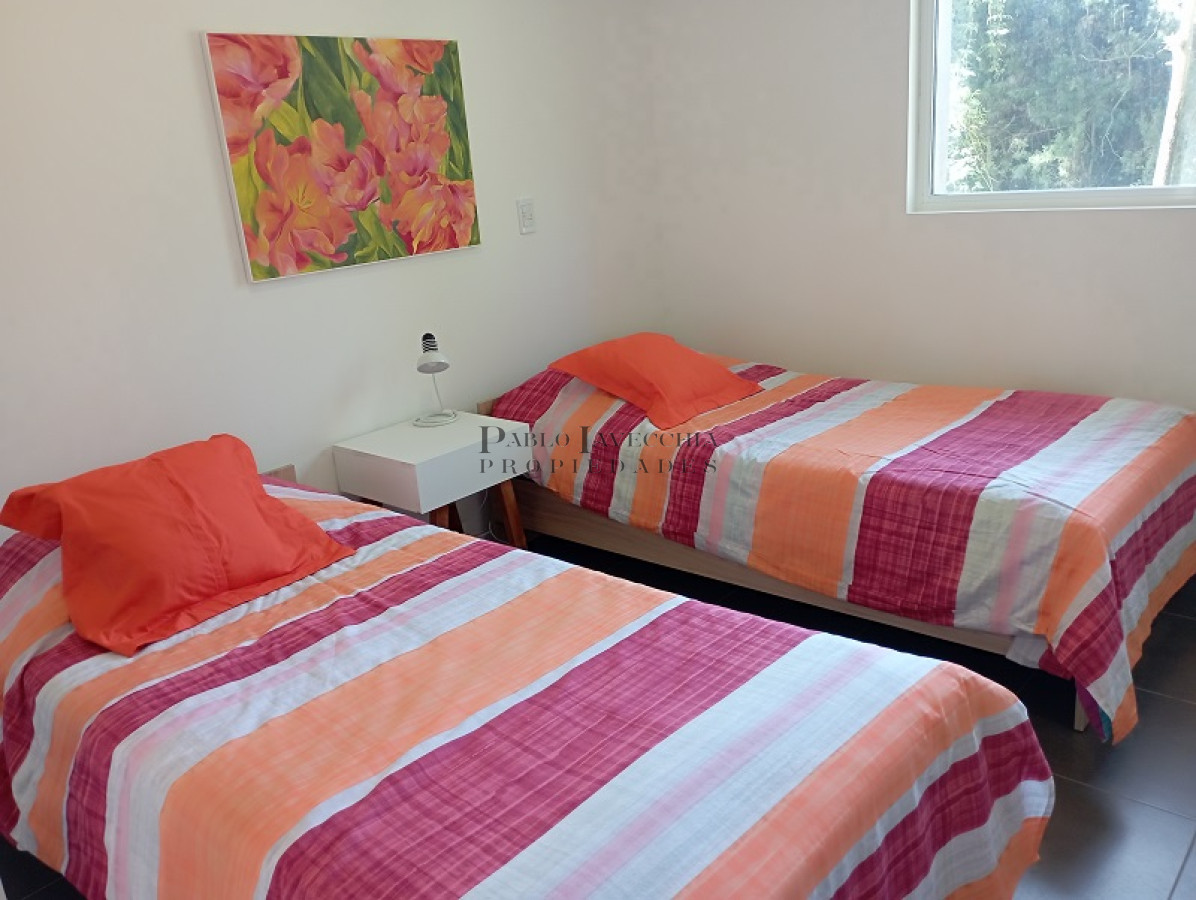 Casa ID.445 - Modernidad, espacios amplios y equipamiento de primer nivel con un terreno amplio en el corazón de Parque Burnett