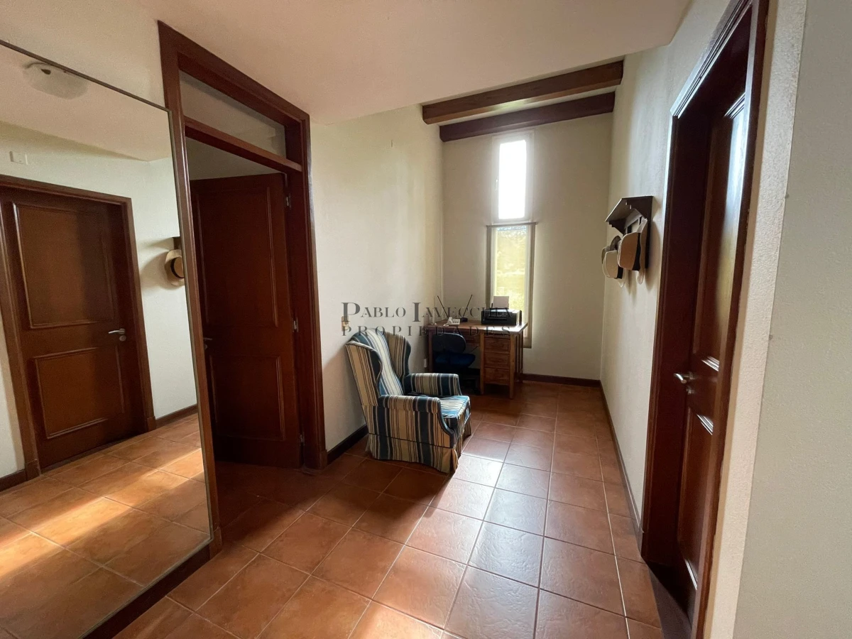 Casa ID.661 - Decidite a veranear en esta amplia propiedad que lo tiene todo; con piscina, hermoso parrillero techado, cerco perimetral y cocheras 