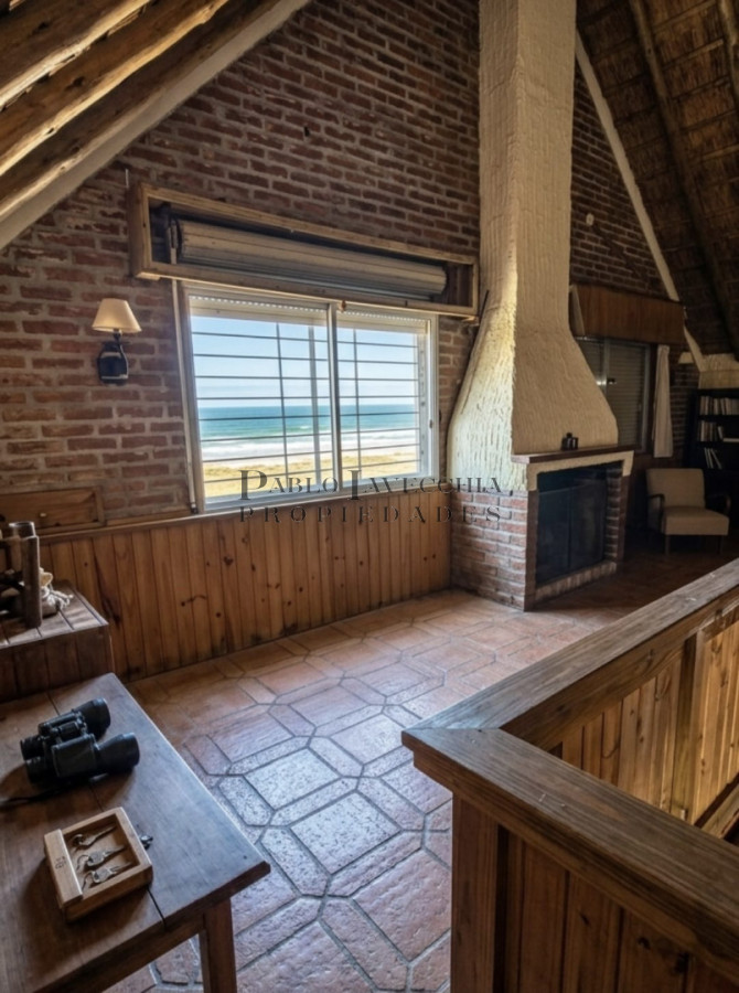 Casa ID.775 - Te imaginas vivir en una propiedad sobre la playa. Nosotros la tenemos !!!