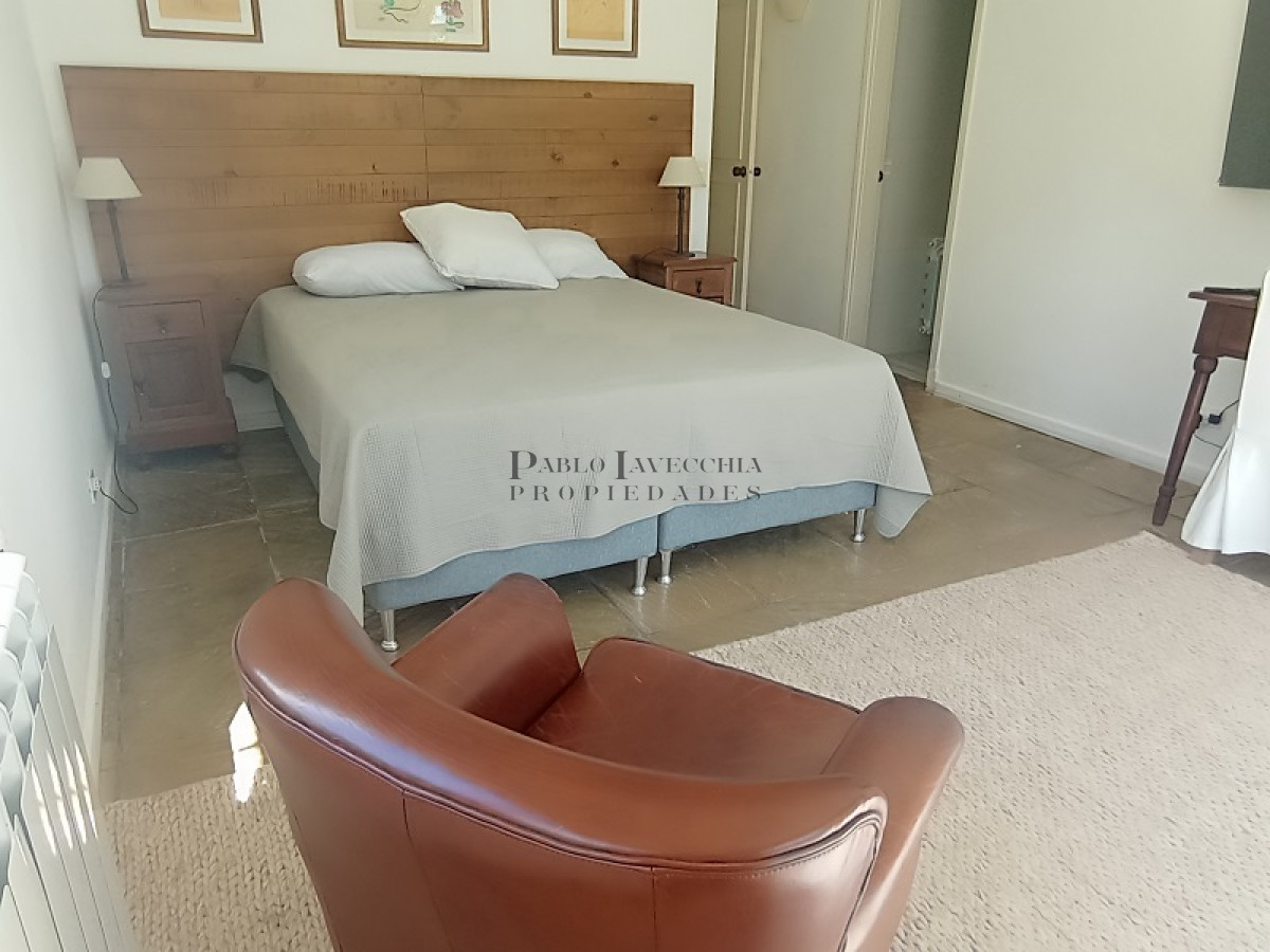 Casa ID.478 - Gran casa reciclada a metros del mar con una linda vista del mar en Rncón del Indio 