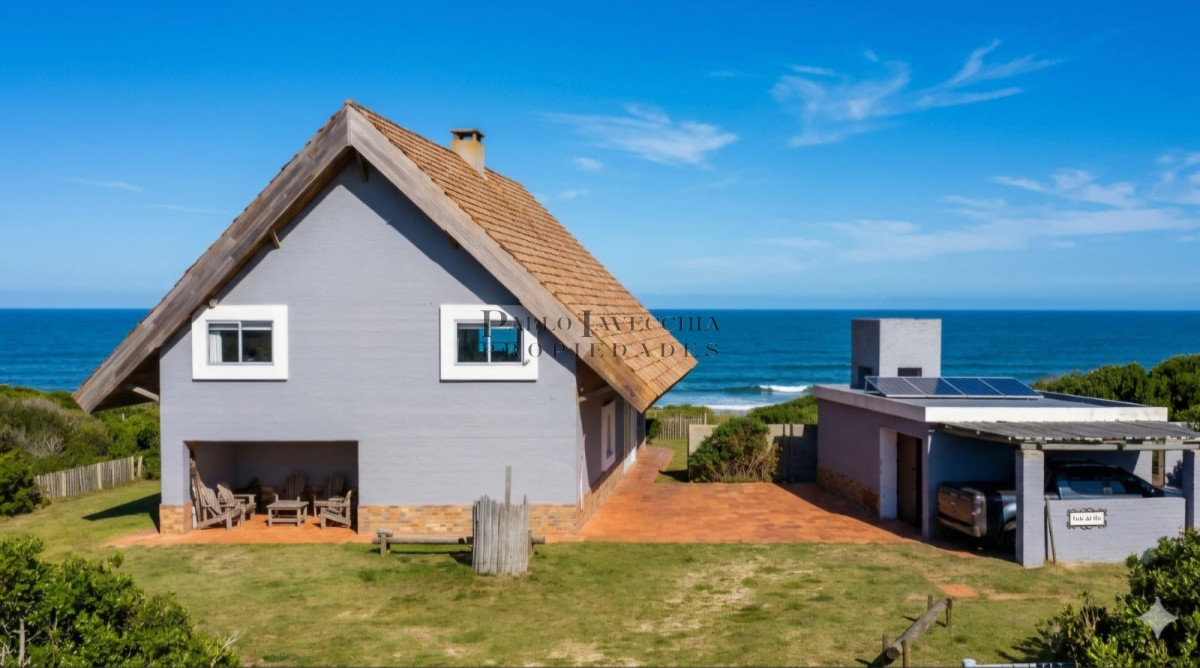 Casa ID.775 - Te imaginas vivir en una propiedad sobre la playa. Nosotros la tenemos !!!