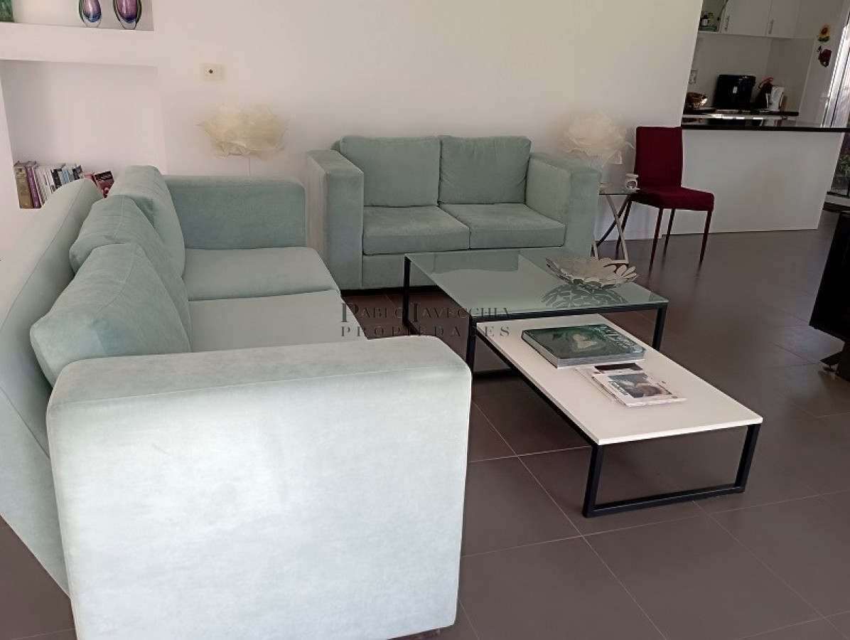 Casa ID.445 - Modernidad, espacios amplios y equipamiento de primer nivel con un terreno amplio en el corazón de Parque Burnett