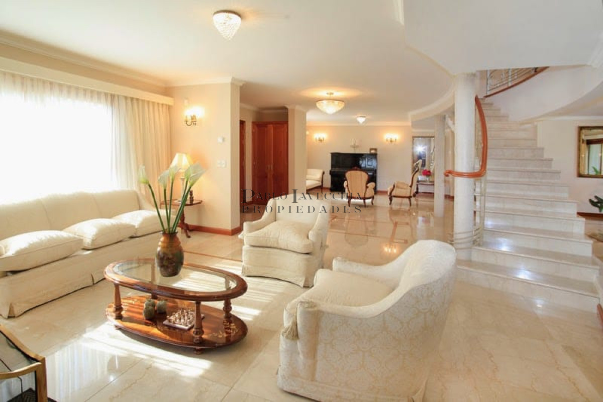 Casa ID.829 - Estilo, calidad constructiva, ubicación todo reunido en una propiedad
