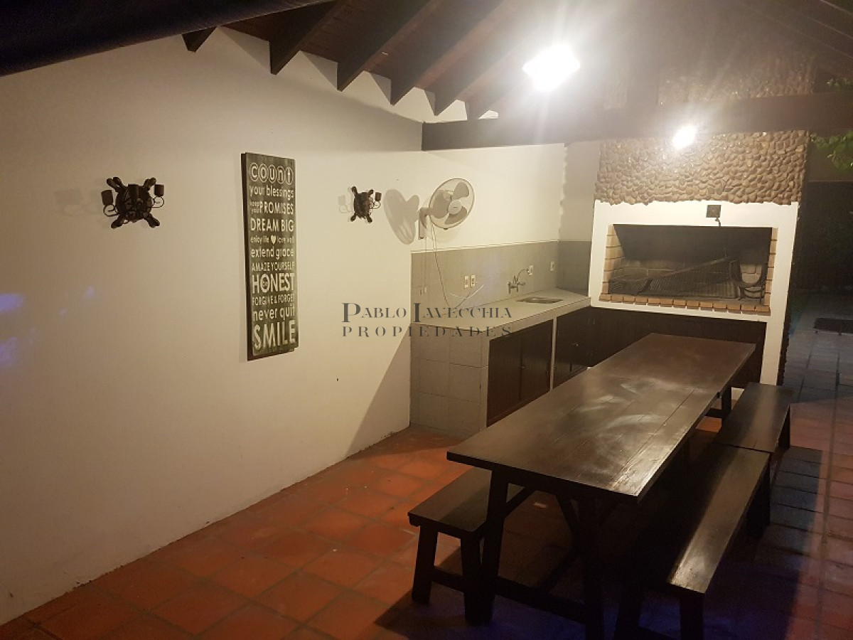 Casa ID.434 - Ambientes amplios, excelente construcción y un entorno de ensueño en Solanas