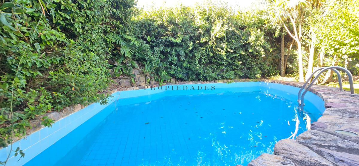 Casa ID.24 - Calidad constructiva, amplios ambientes y calor hogareño en esta casa en el corazón de Montoya