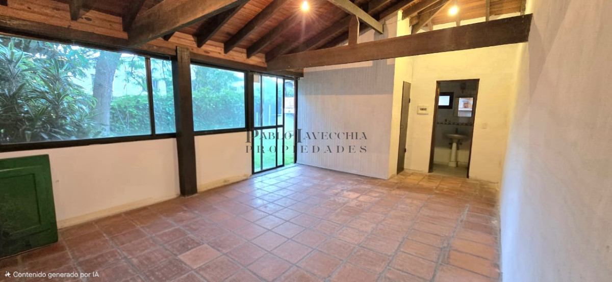 Casa ID.695 - Ubicación estratégica con gran potencial con acceso a todo los servicios en Barrio Mónaco