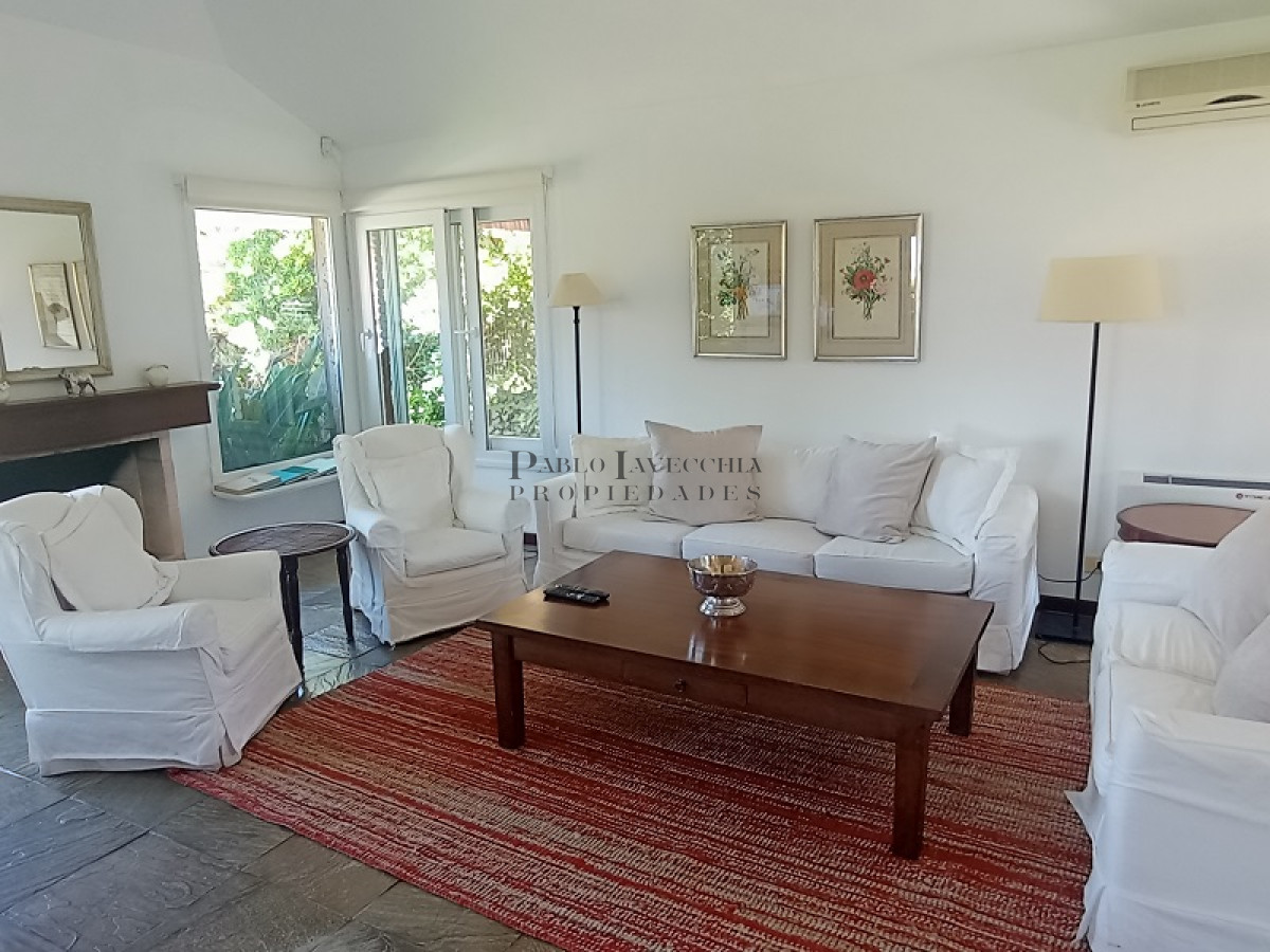 Casa ID.478 - Gran casa reciclada a metros del mar con una linda vista del mar en Rncón del Indio 