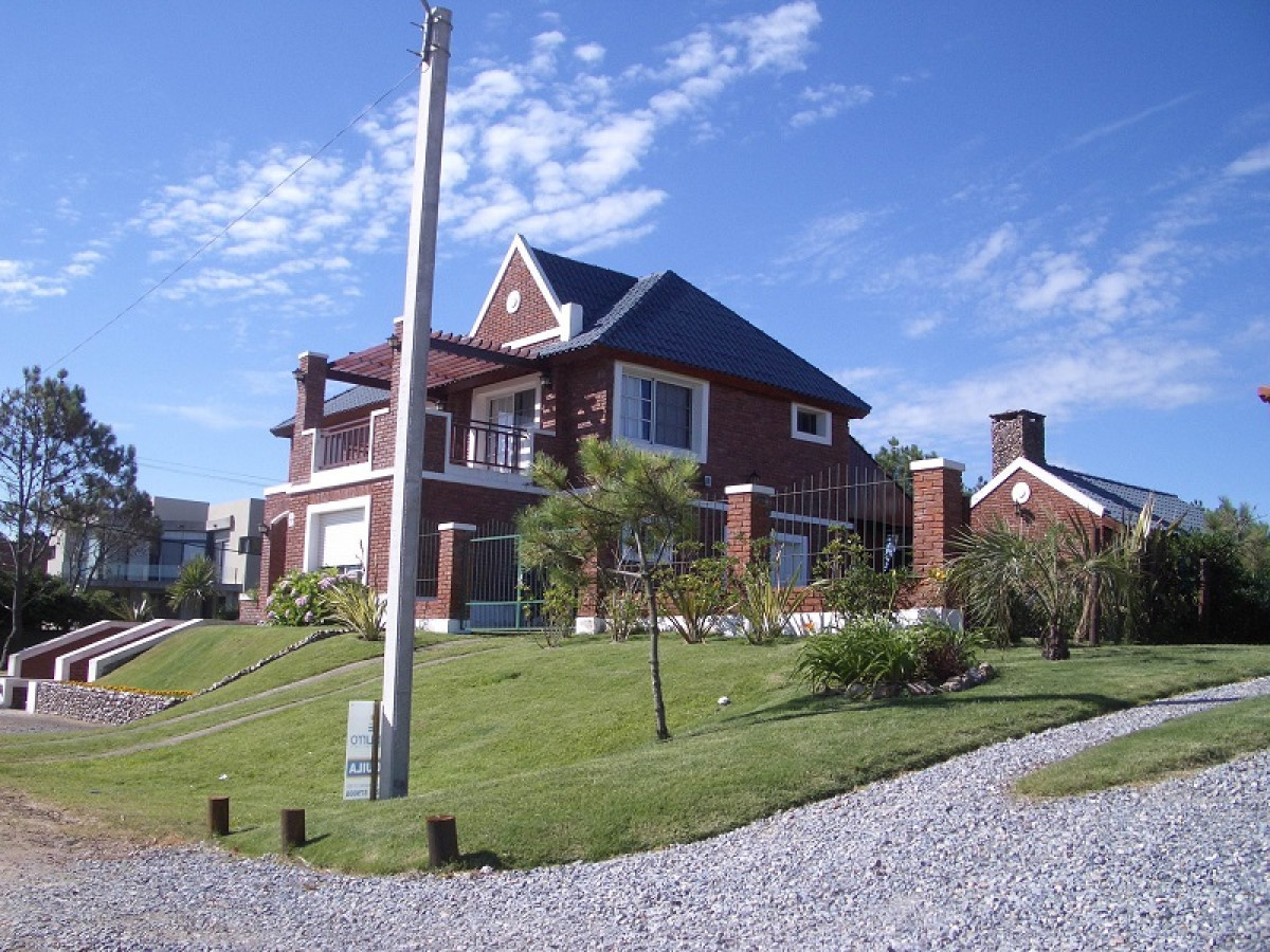 En venta espectacular casa en Punta Ballena.