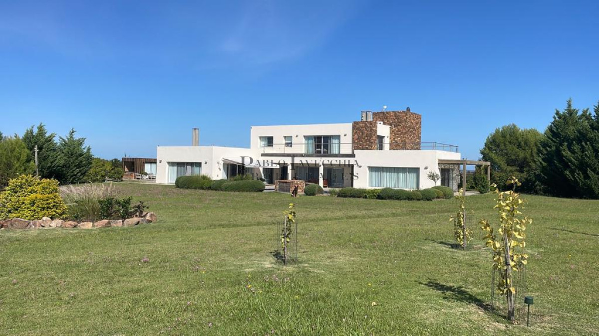 Chacra ID.171 - Chacra estilo minimalista con hermosas vistas y todas las comodidades
