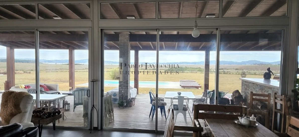 Chacra ID.10 - Fantástica chacra con estilo minimalista y vistas a las sierras y Laguna del Sauce