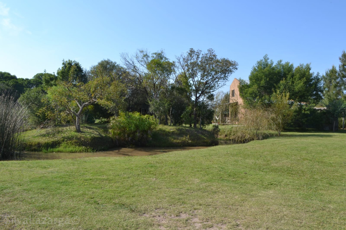 Chacra ID.13 - Original propiedad construída en ladrillo y barro