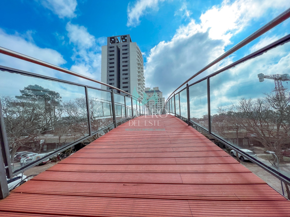 Apartamento ID.774 - Alquiler ANUAL en Punta del Este - 3 dormitorios - Amenities de lujo 