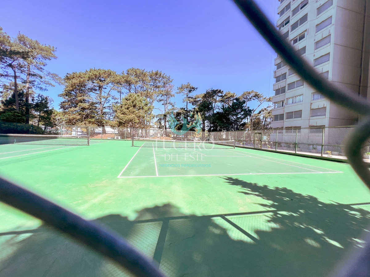 Apartamento ID.774 - Alquiler ANUAL en Punta del Este - 3 dormitorios - Amenities de lujo 