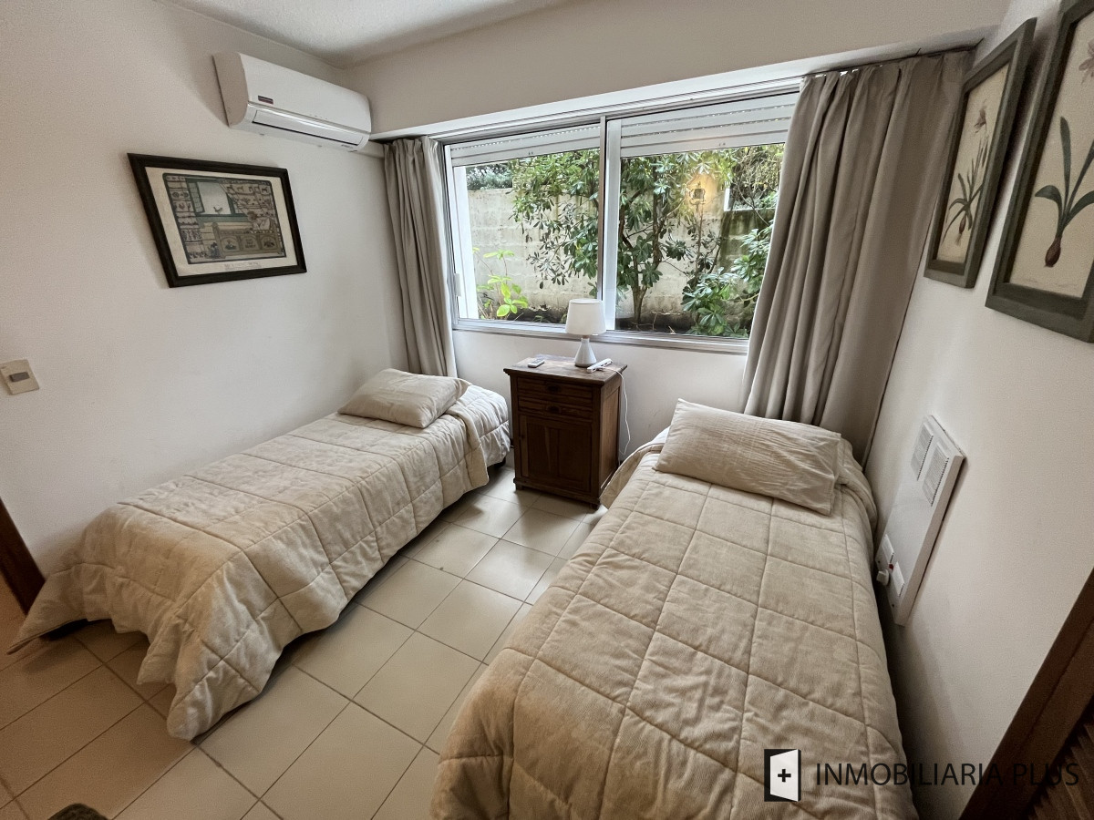 Apartamento ID.709 - Venta de Apartamento Frente al Mar en la Península de Punta del Este C709B