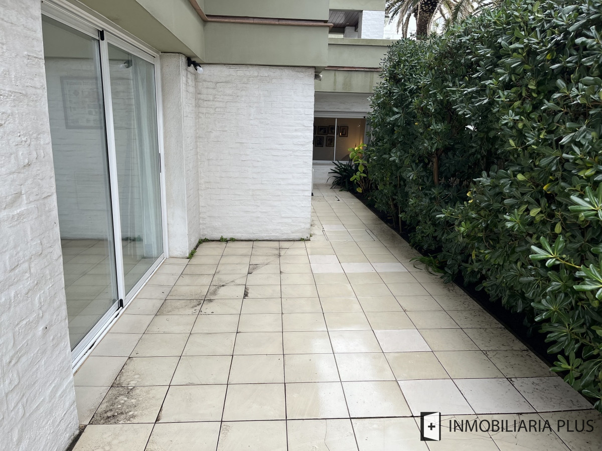 Apartamento ID.709 - Venta de Apartamento Frente al Mar en la Península de Punta del Este C709B