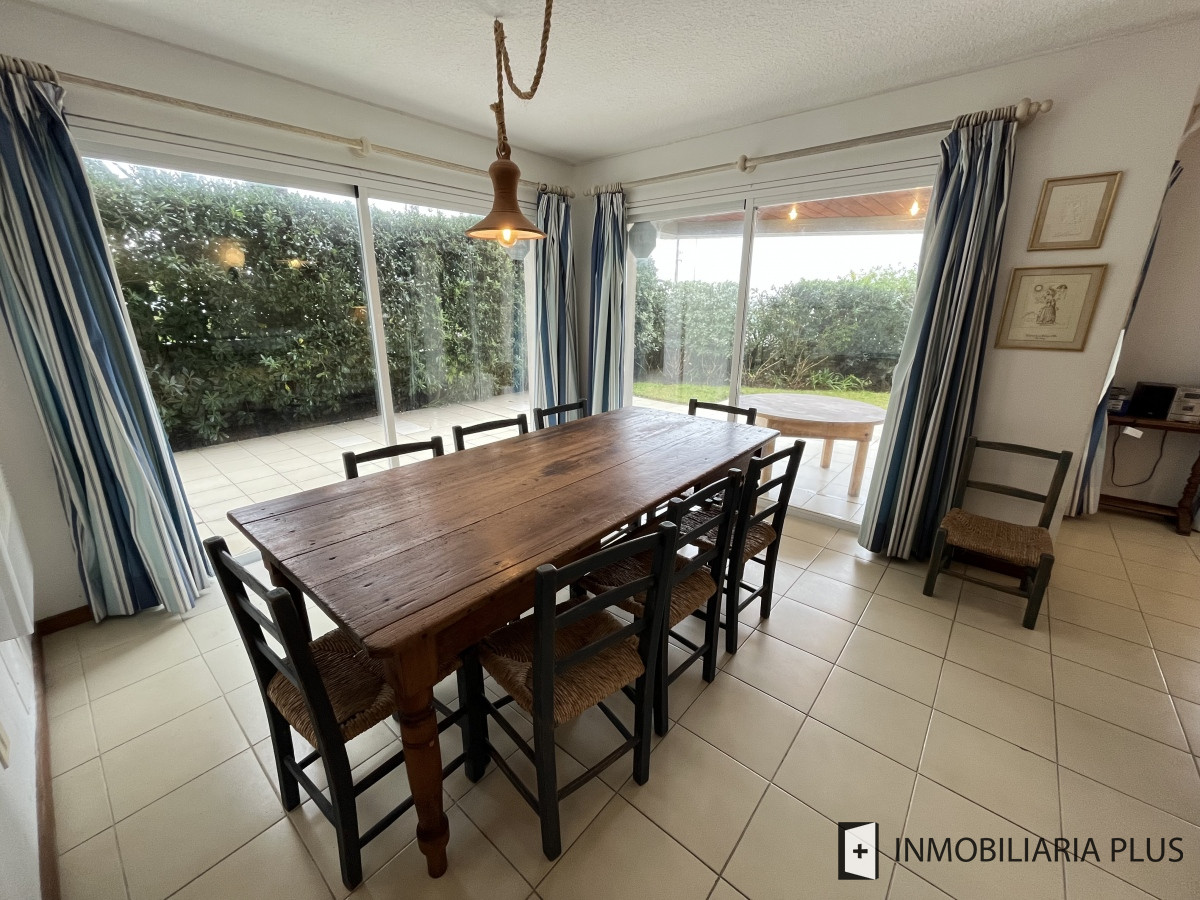 Apartamento ID.709 - Venta de Apartamento Frente al Mar en la Península de Punta del Este C709B
