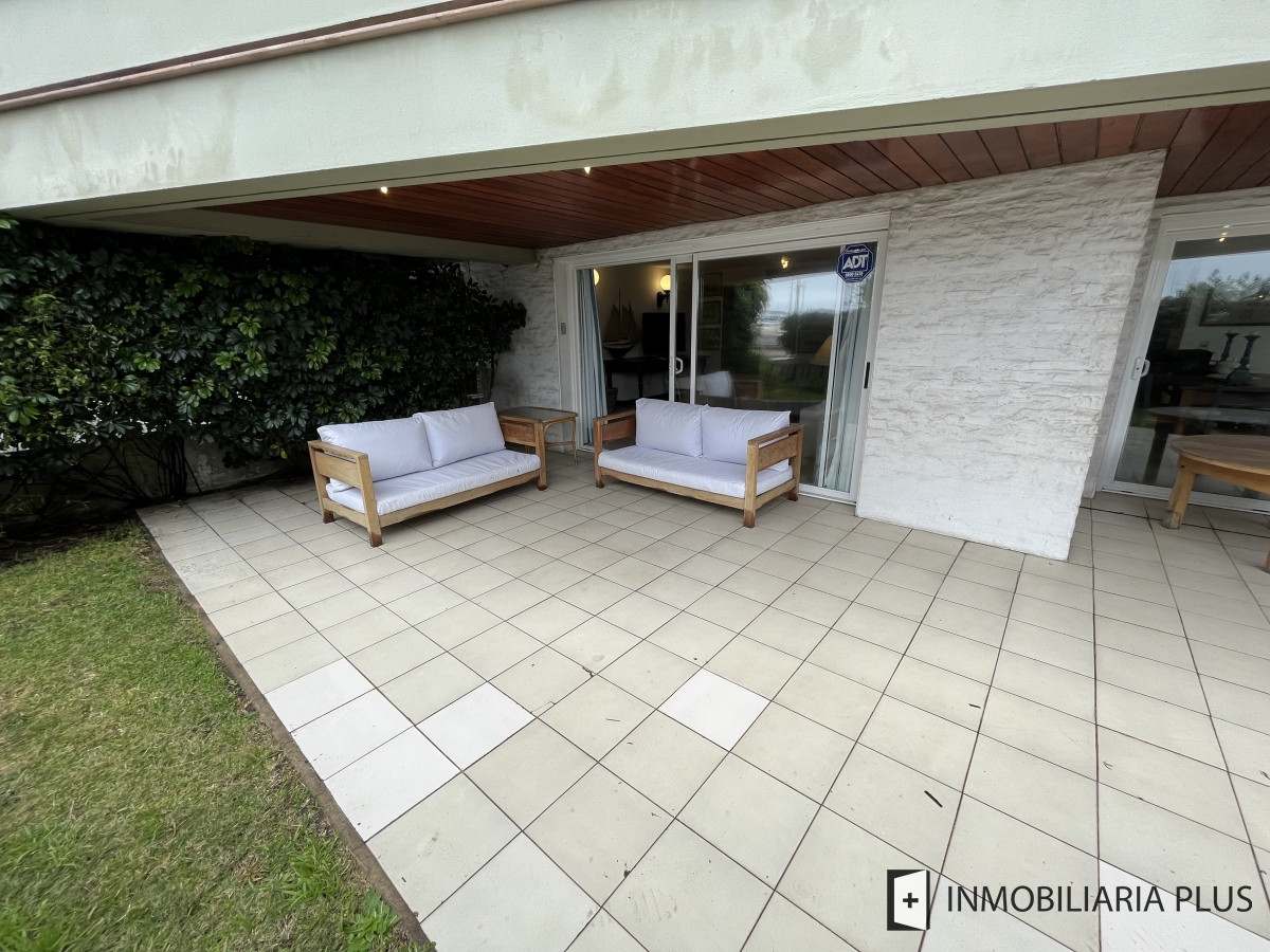 Apartamento ID.709 - Venta de Apartamento Frente al Mar en la Península de Punta del Este C709B