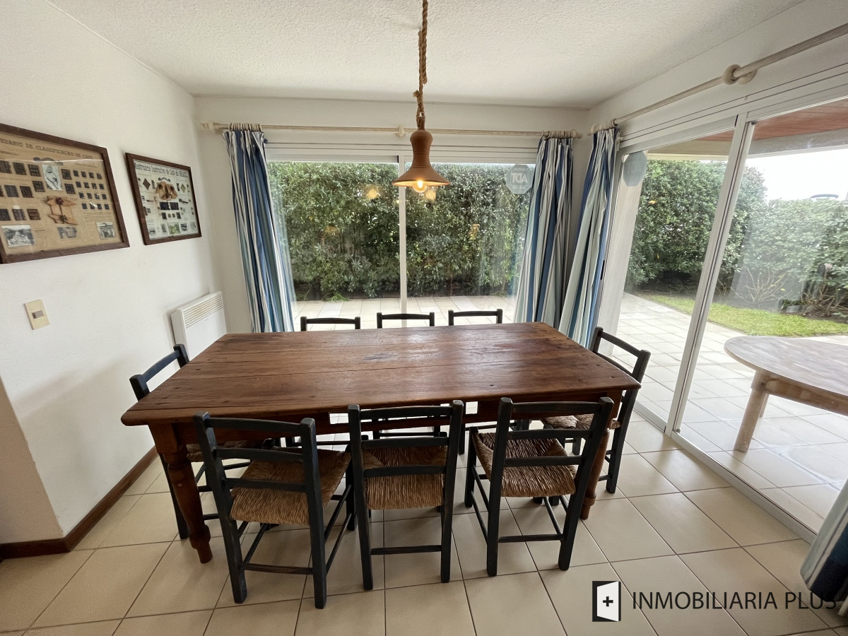 Apartamento ID.709 - Venta de Apartamento Frente al Mar en la Península de Punta del Este C709B