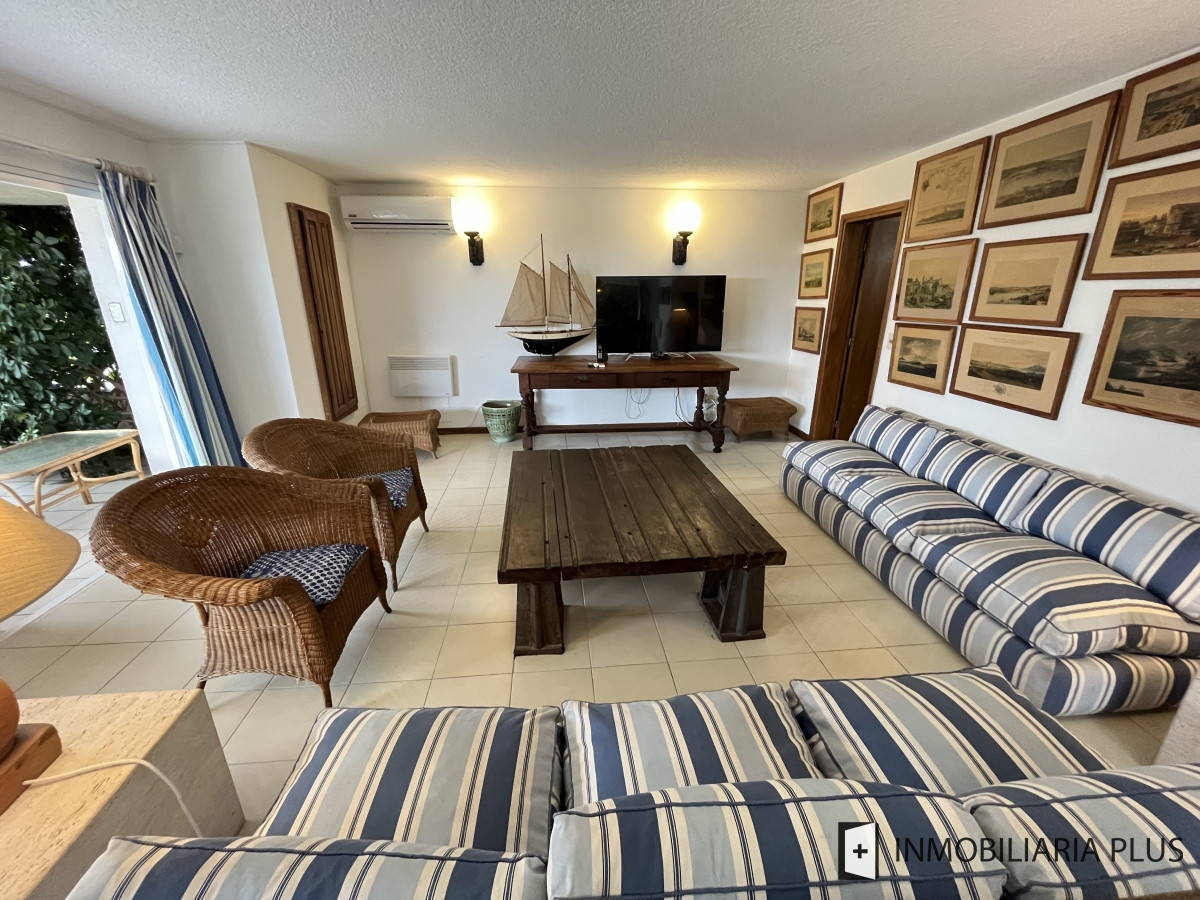 Apartamento ID.709 - Venta de Apartamento Frente al Mar en la Península de Punta del Este C709B