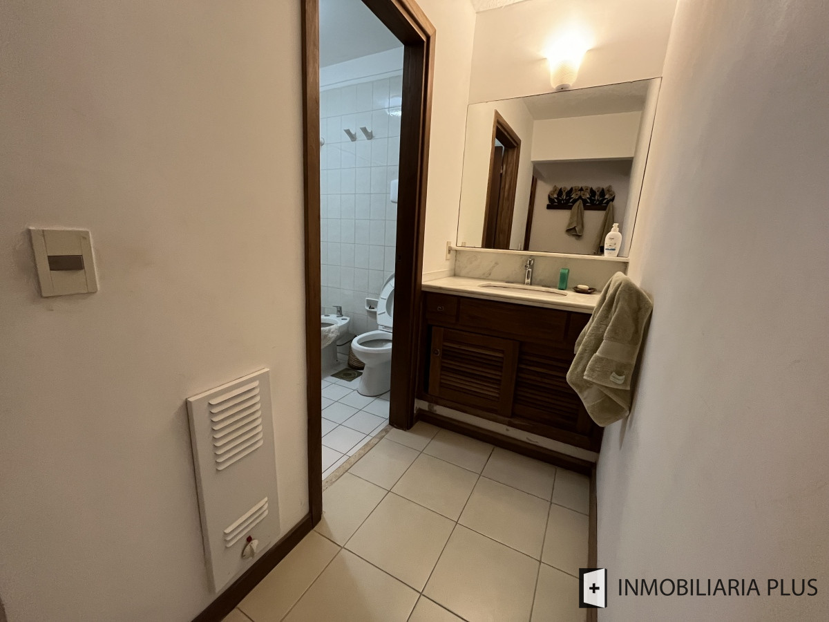 Apartamento ID.709 - Venta de Apartamento Frente al Mar en la Península de Punta del Este C709B
