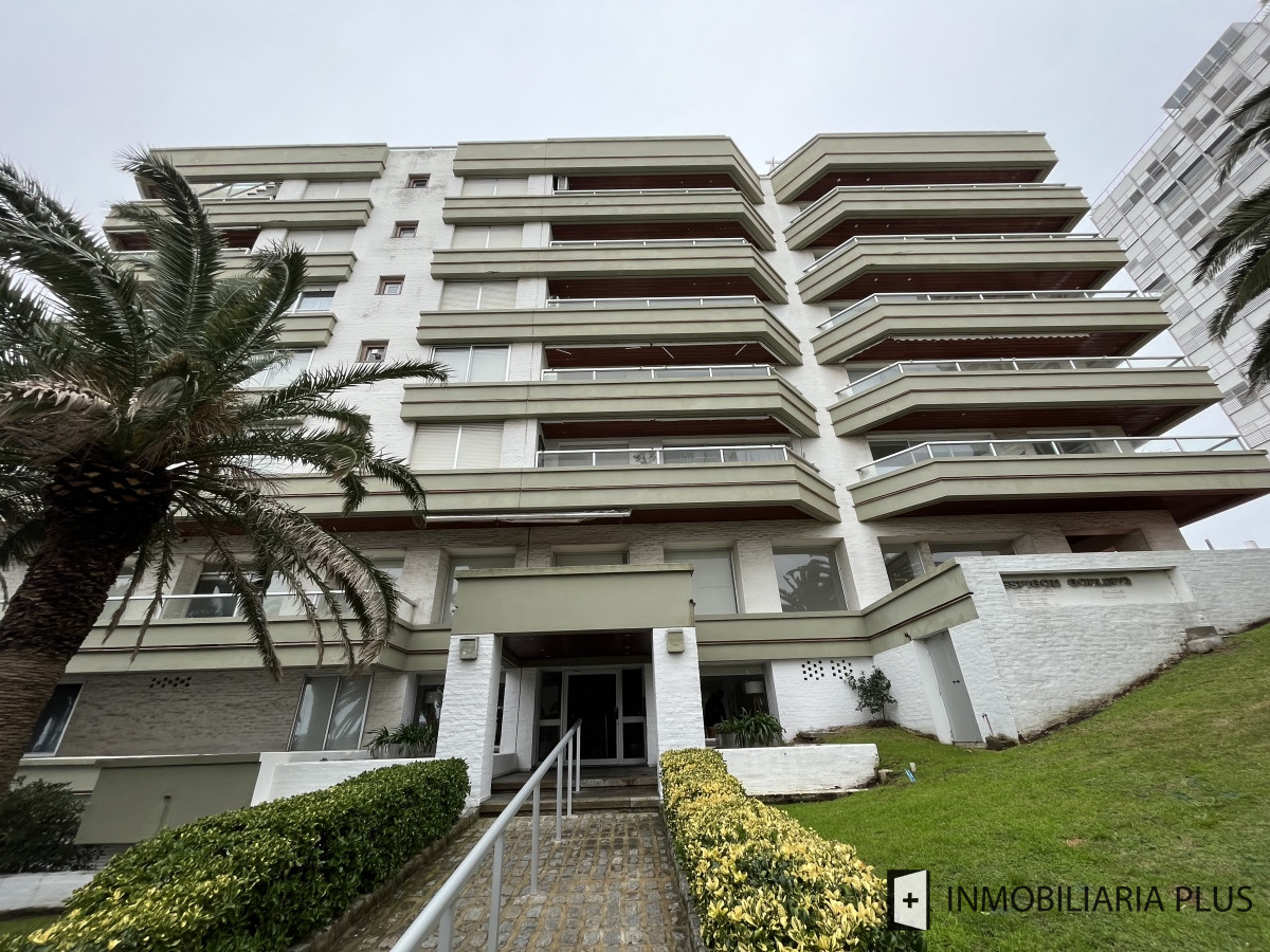Apartamento ID.709 - Venta de Apartamento Frente al Mar en la Península de Punta del Este C709B
