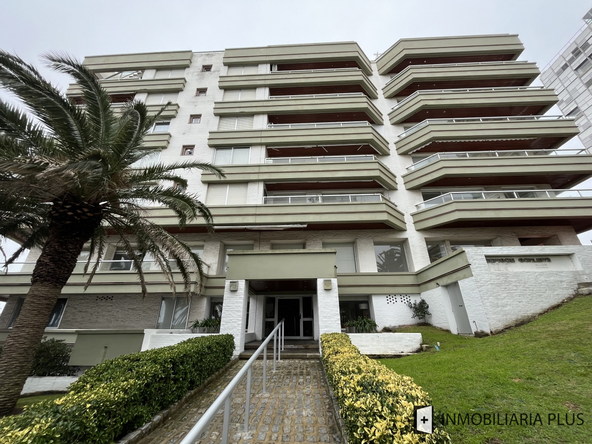Apartamento ID.709 - Venta de Apartamento Frente al Mar en la Península de Punta del Este C709B