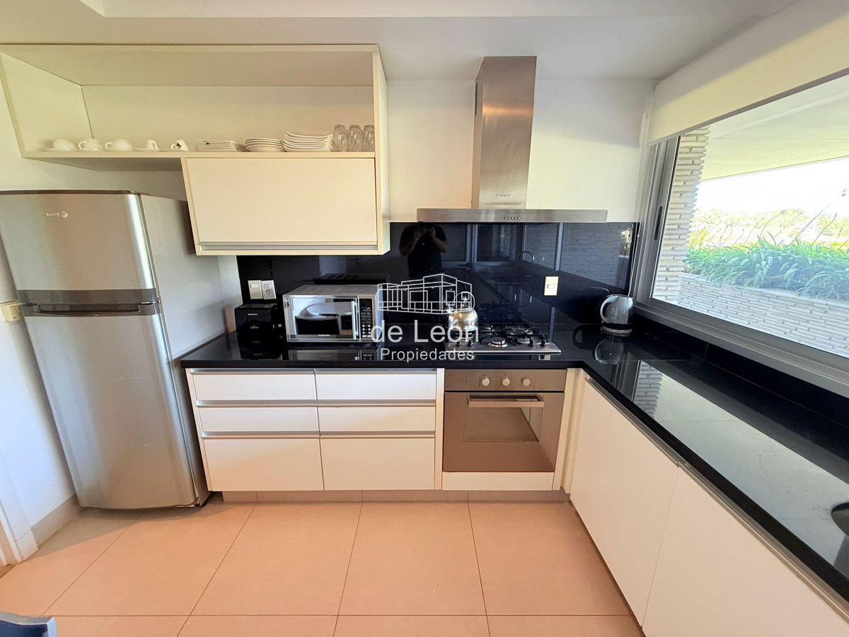Apartamento ID.15328 - Departamento en venta de 2 dormitorios, Brava 28, Punta del Este