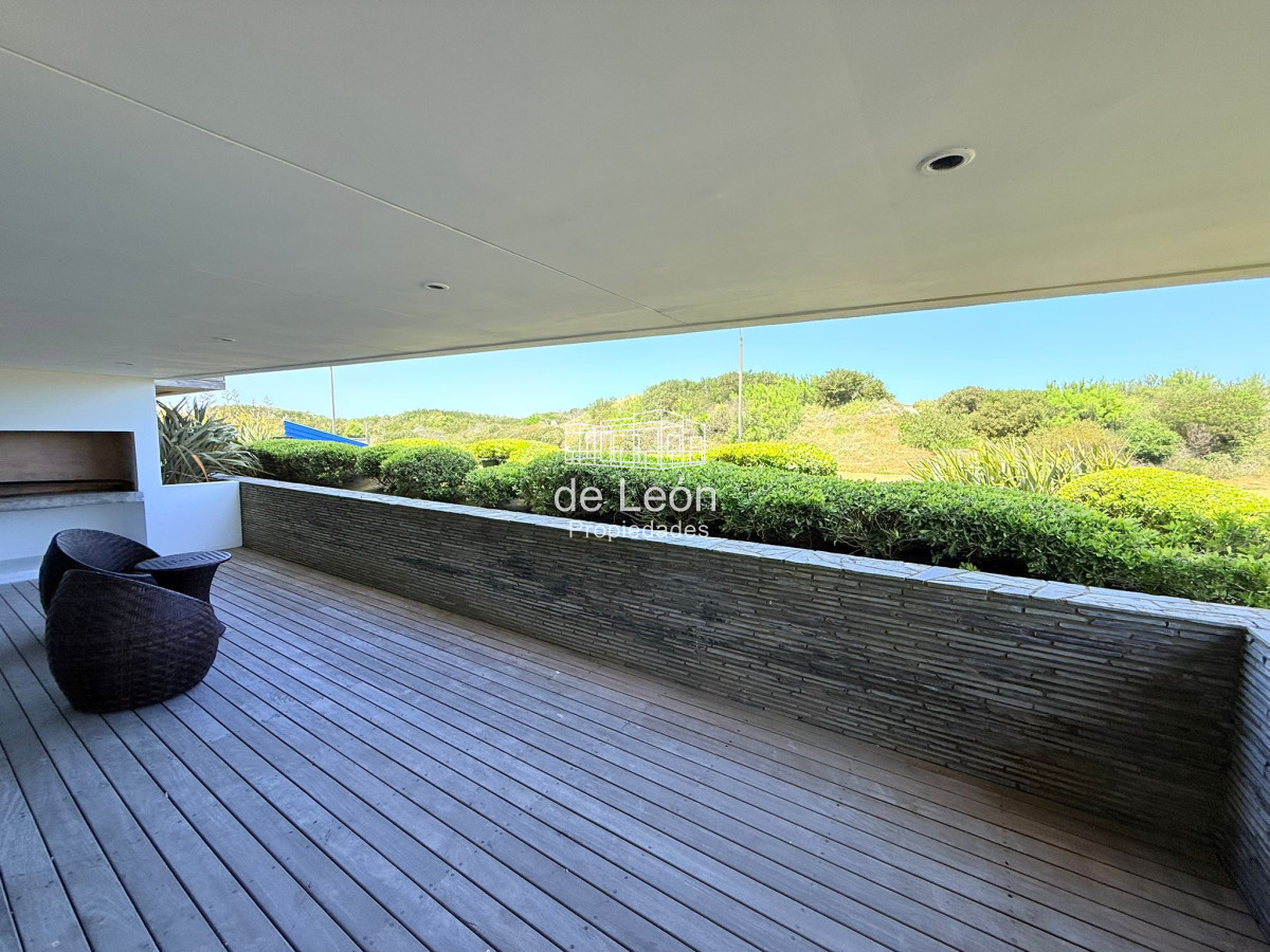 Apartamento ID.15328 - Departamento en venta de 2 dormitorios, Brava 28, Punta del Este