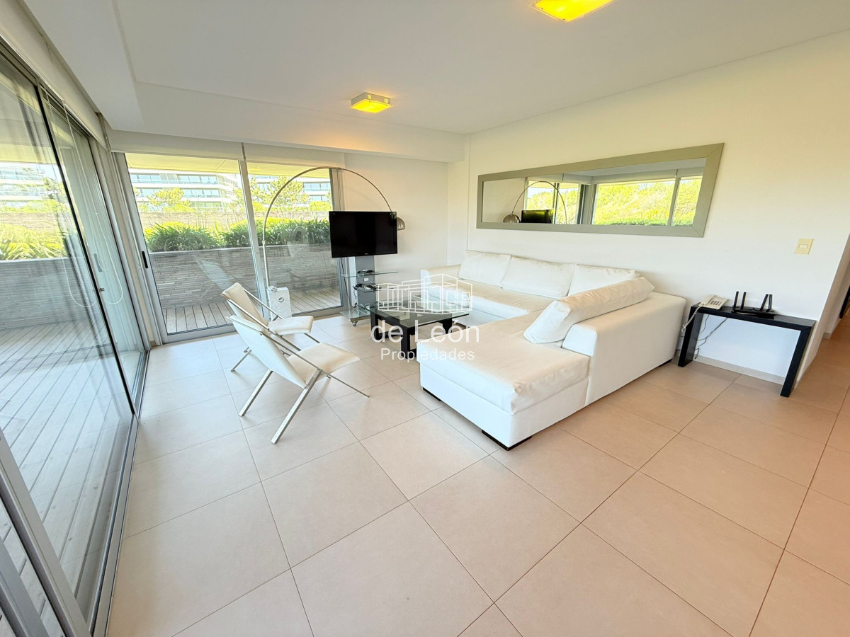 Apartamento ID.15328 - Departamento en venta de 2 dormitorios, Brava 28, Punta del Este