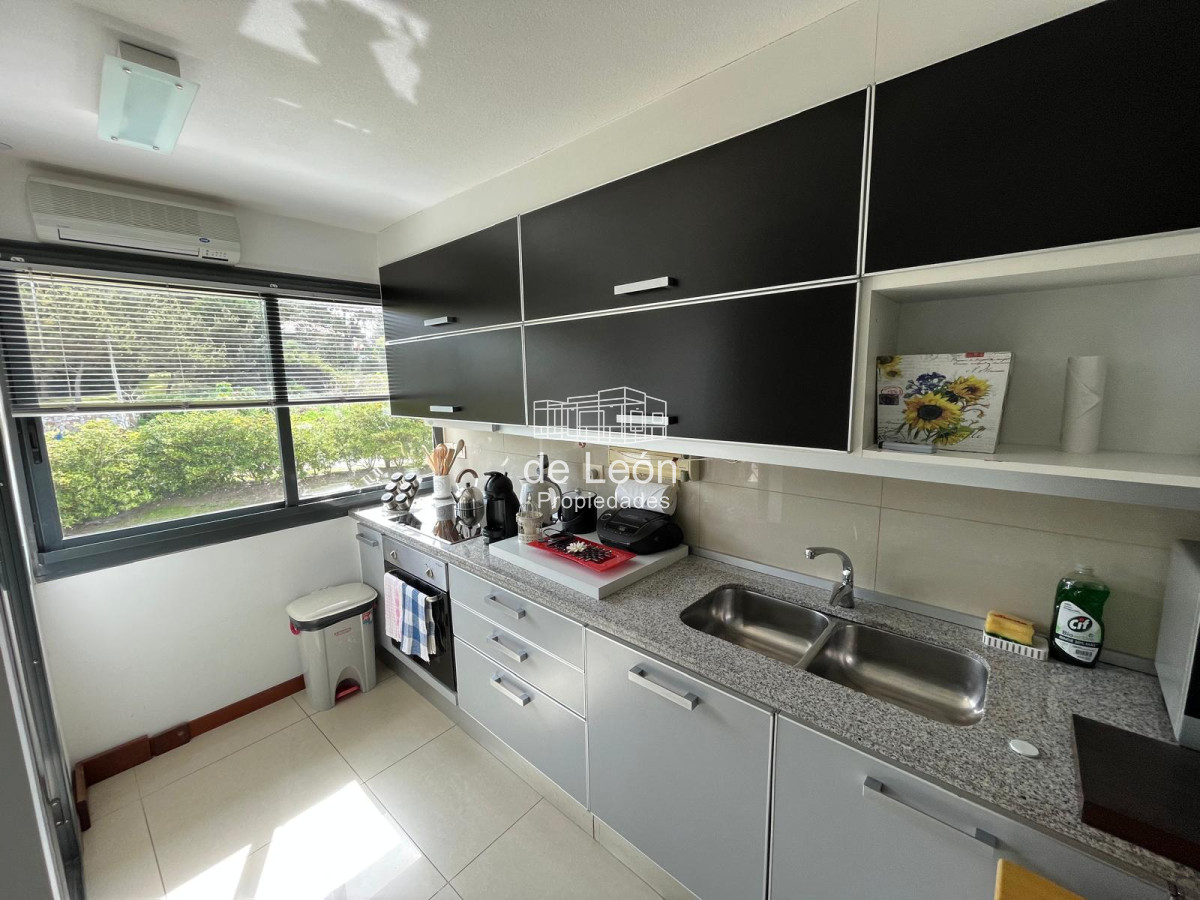 Apartamento ID.15278 - Departamento de 3 dormitorios en suite + servicio, Brava Punta del Este