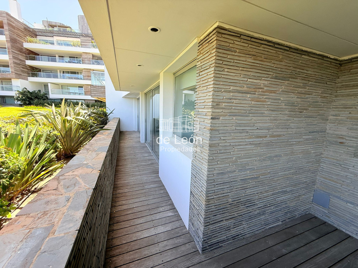 Apartamento ID.15328 - Departamento en venta de 2 dormitorios, Brava 28, Punta del Este