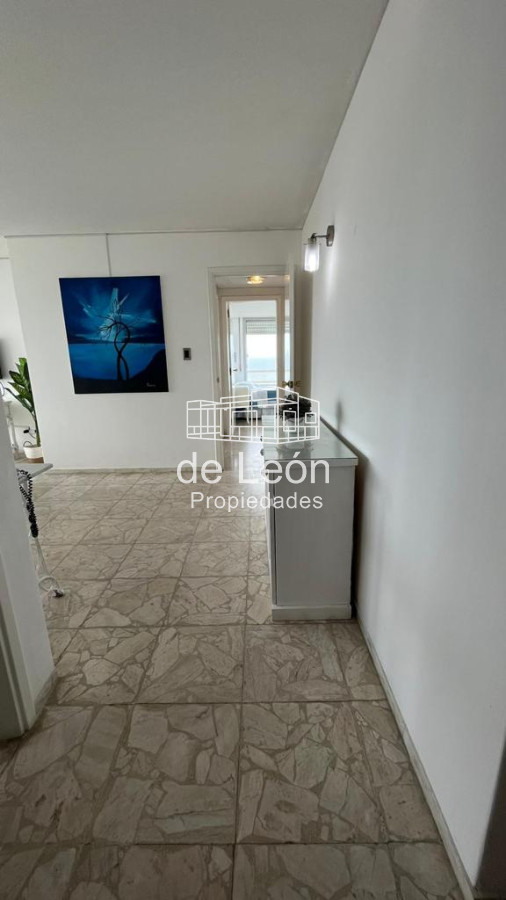 Apartamento ID.15066 - Departamento de 2 dormitorios en venta, Punta del Este