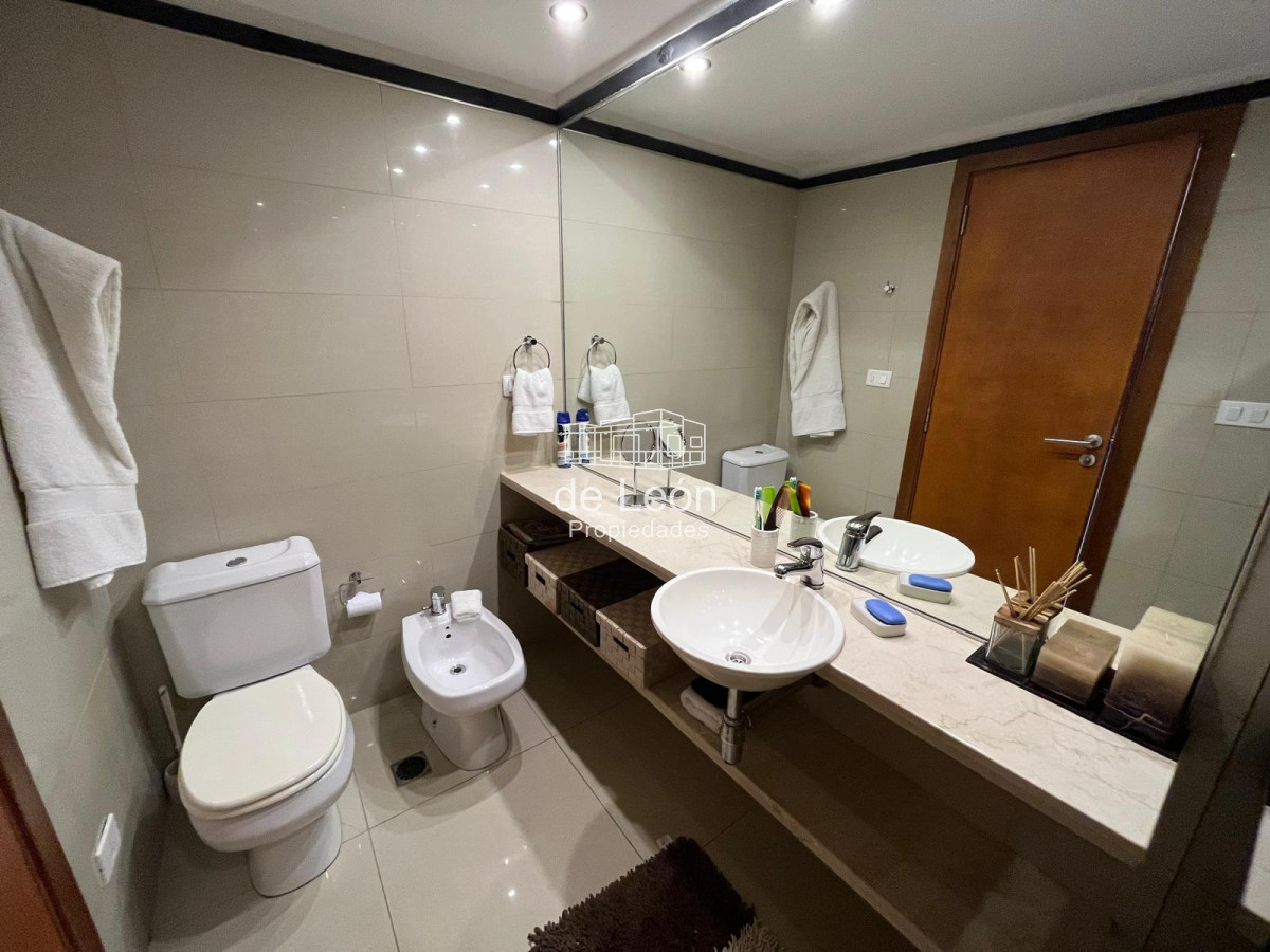 Apartamento ID.15278 - Departamento de 3 dormitorios en suite + servicio, Brava Punta del Este