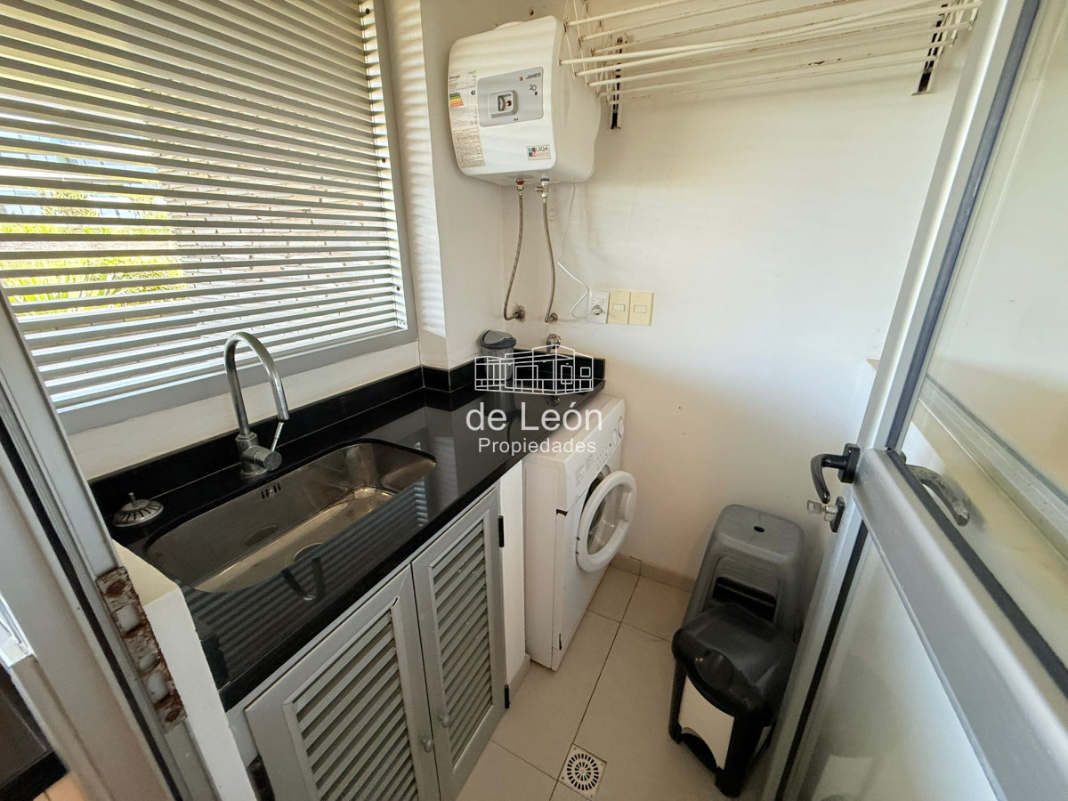 Apartamento ID.15328 - Departamento en venta de 2 dormitorios, Brava 28, Punta del Este