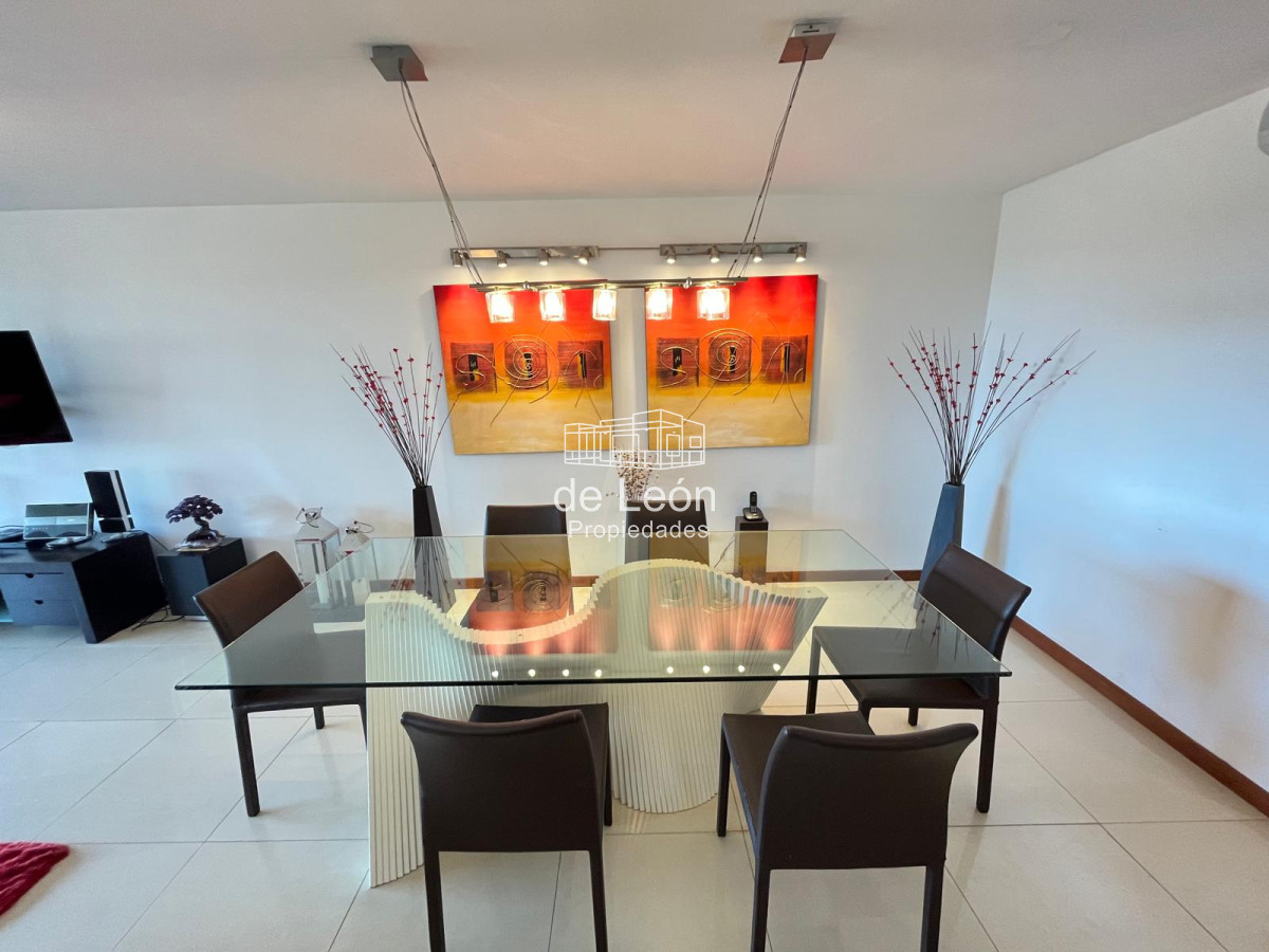 Apartamento ID.15278 - Departamento de 3 dormitorios en suite + servicio, Brava Punta del Este