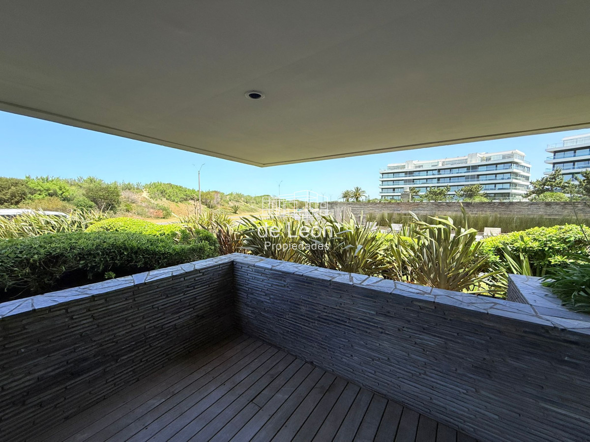 Apartamento ID.15328 - Departamento en venta de 2 dormitorios, Brava 28, Punta del Este